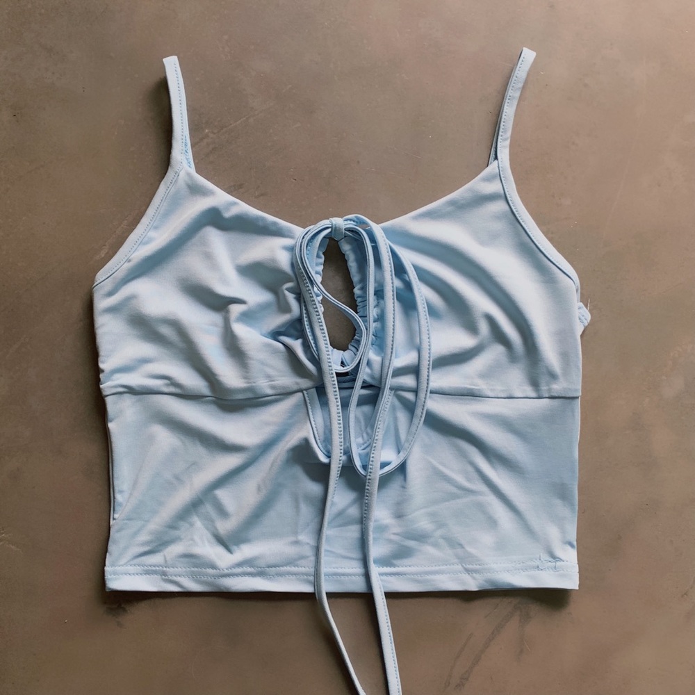 mariposa | baby blue keyhole crop top